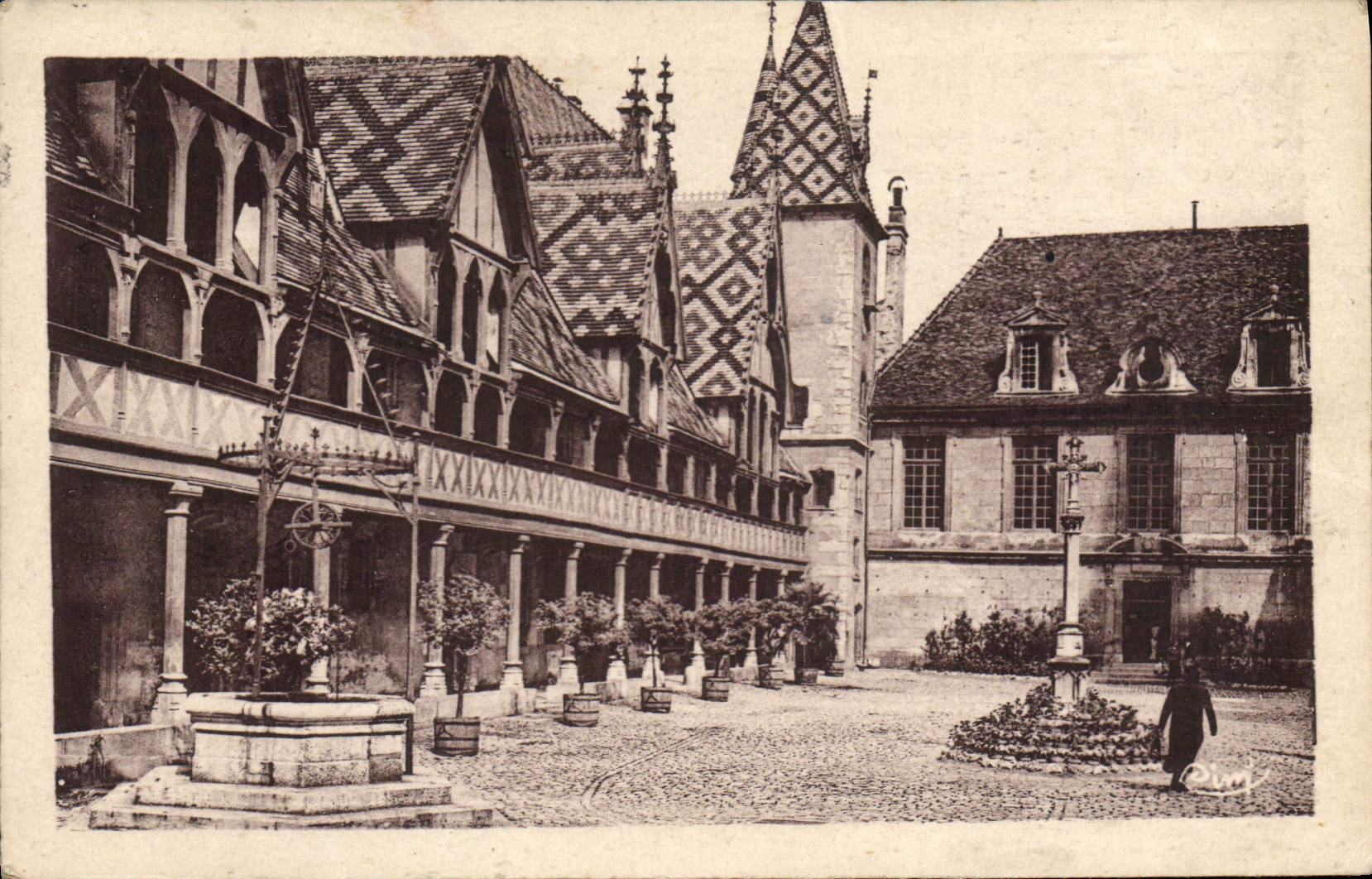 CPA Beaune C d'Or Hotel Dieu La Cour d'Hanneur Les Galeries