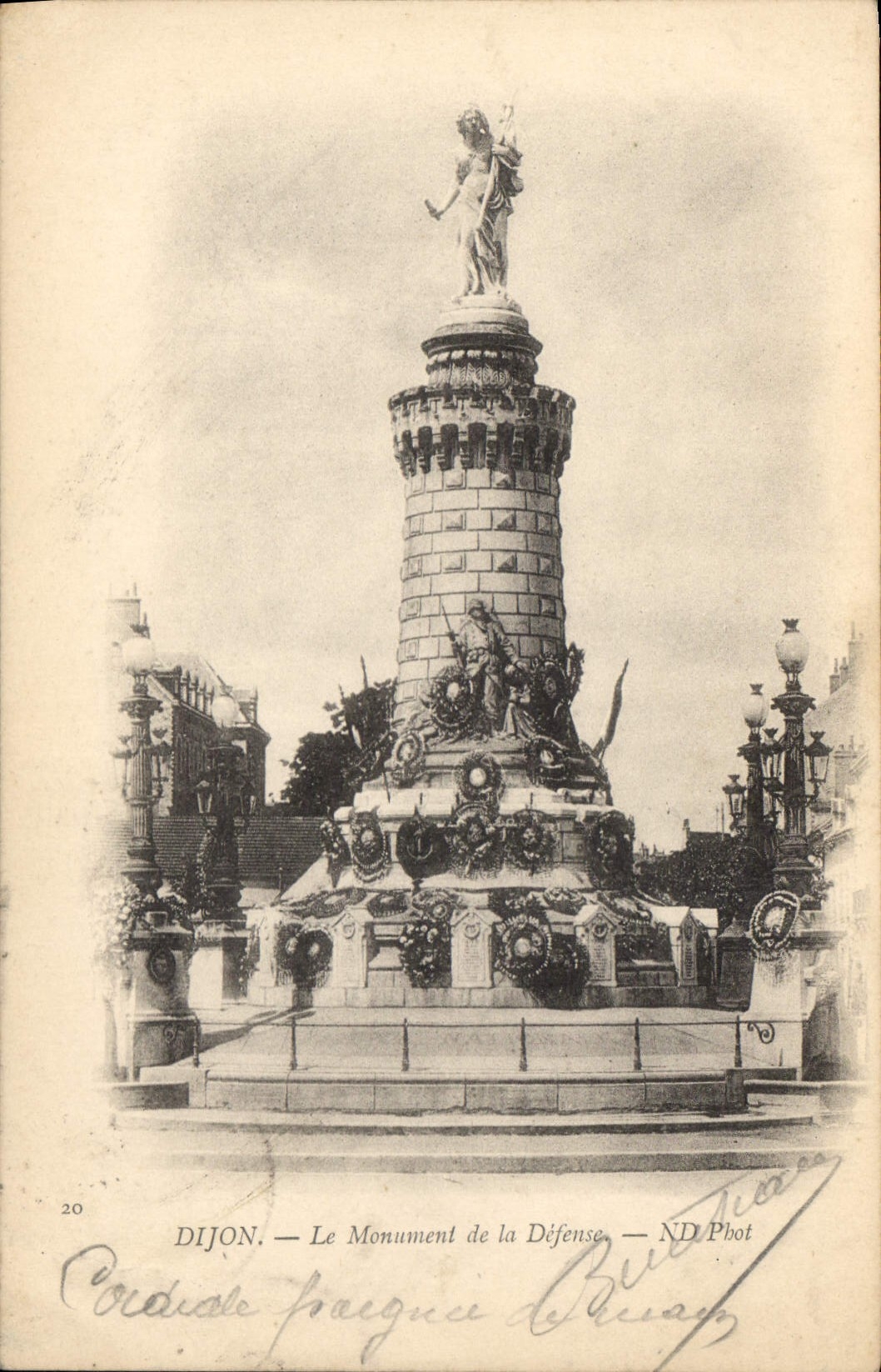 CPA Dijon Le Monument de la Defense 