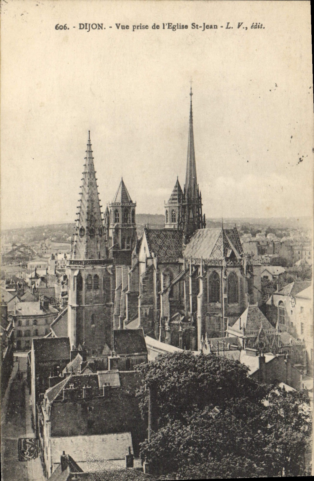 CPA Dijon Vue prise de l'Eglise St Jean 