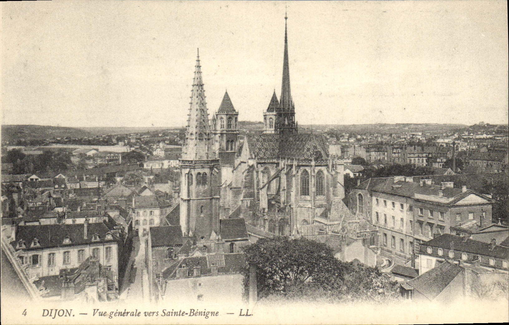 CPA Dijon Vue generale vers Sainte Benigne