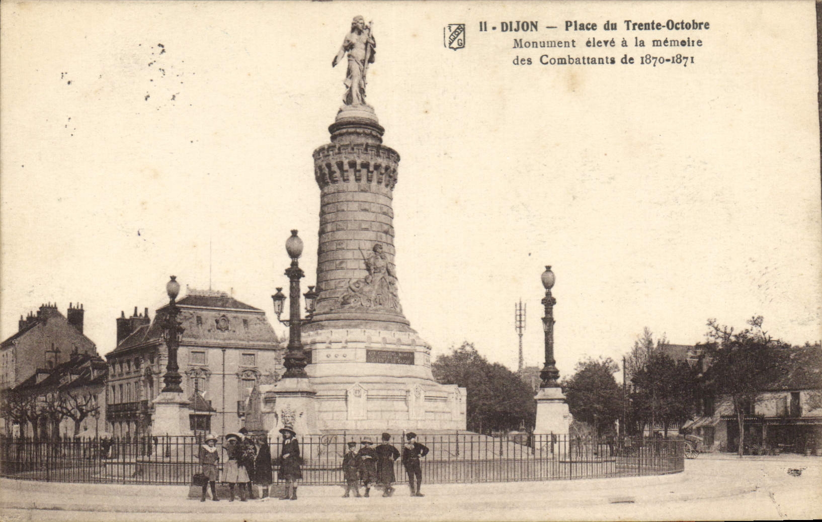 CPA Dijon Place du Trente Octobre 