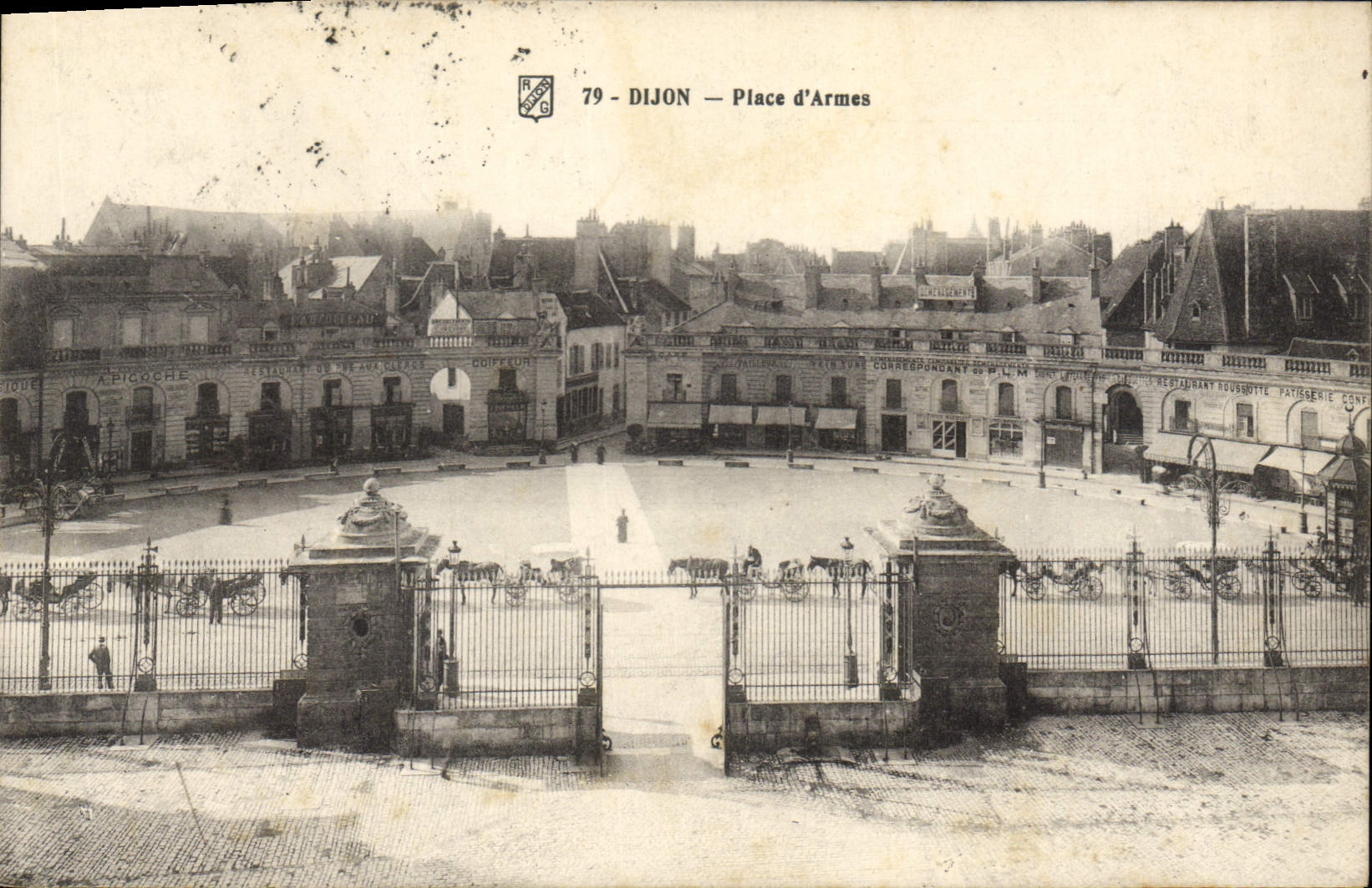 CPA Dijon place d'Armes 