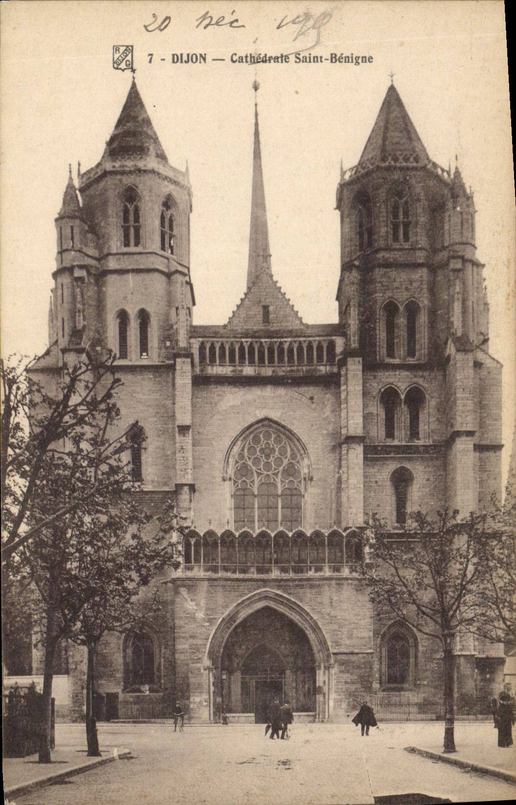CPA Dijon cathedrale Saint Benigne 