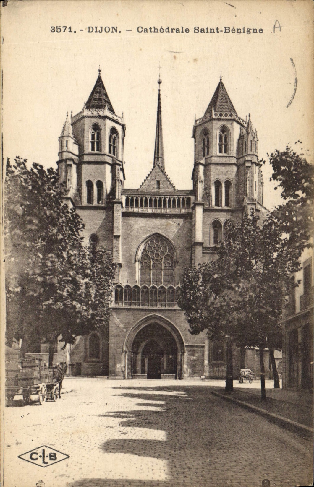 CPA Dijon cathedrale Saint Benigne 