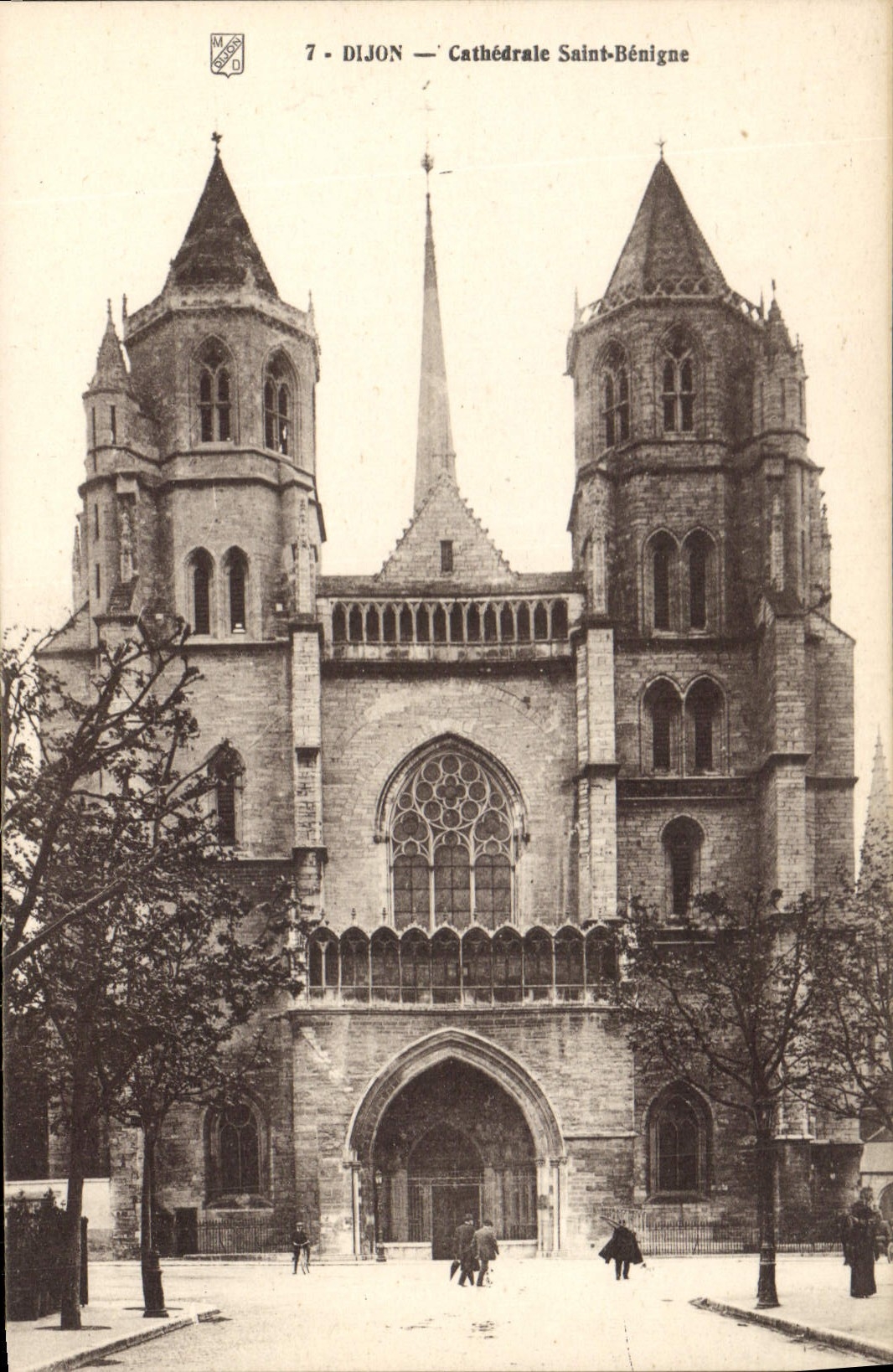 CPA Dijon cathedrale Saint Benigne 