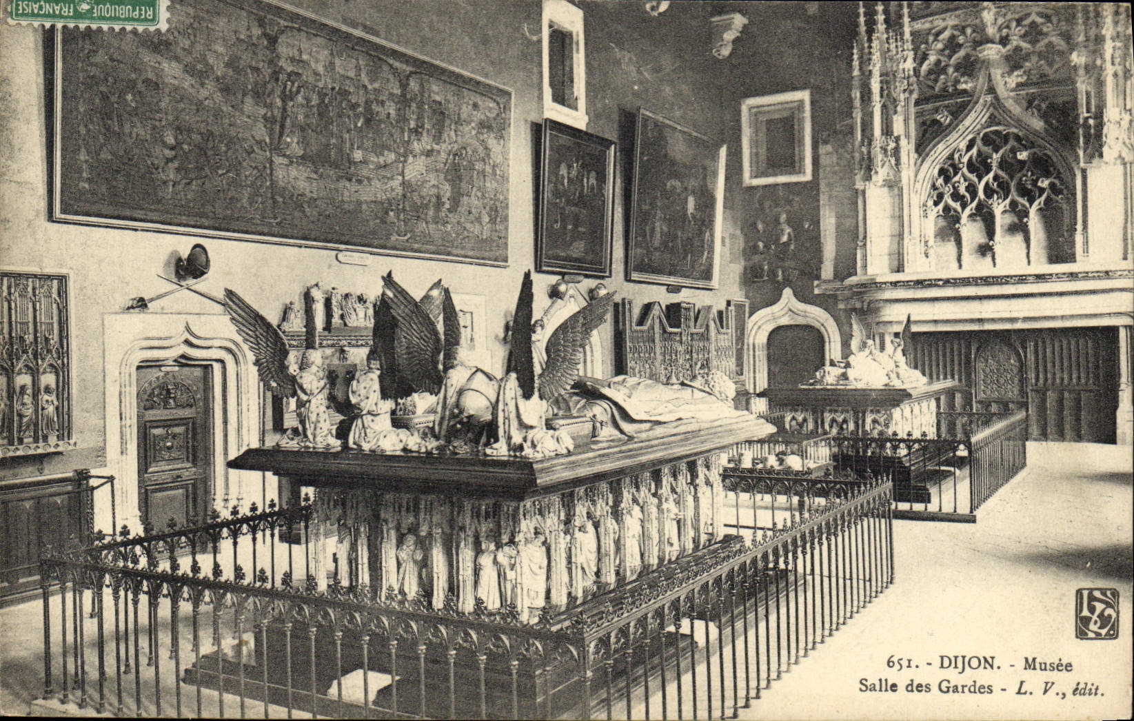 CPA Dijon Musee salle des Gardes 