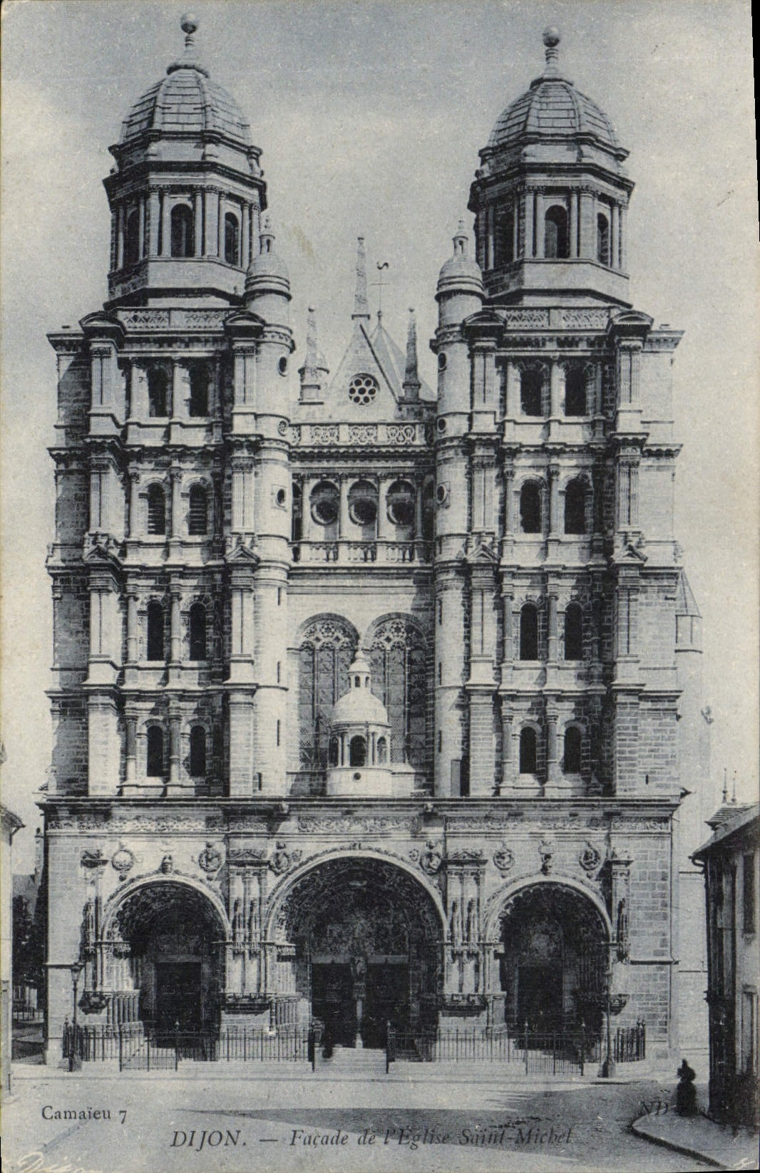 CPA Dijon facade de l'eglise Saint Michel