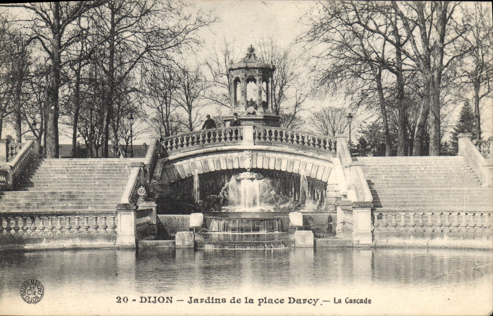 CPA Dijon jardins de la place Darcy le cascade