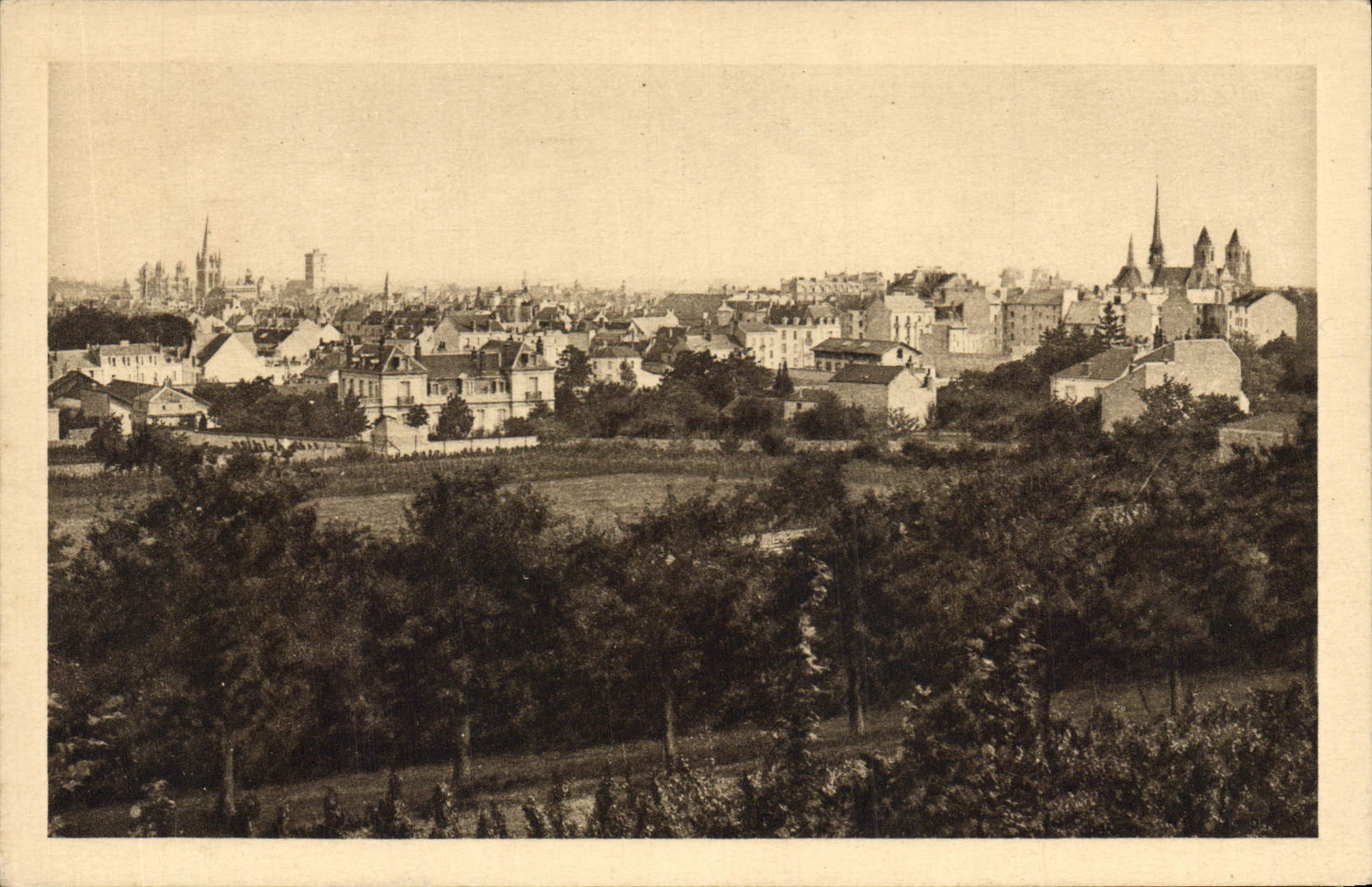 CPA Dijon vue generale prise de Montchapet