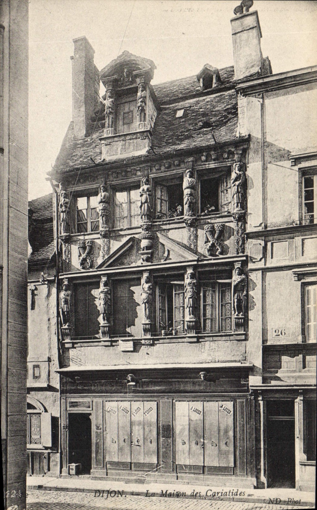 CPA Dijon la maison des Cariatides 