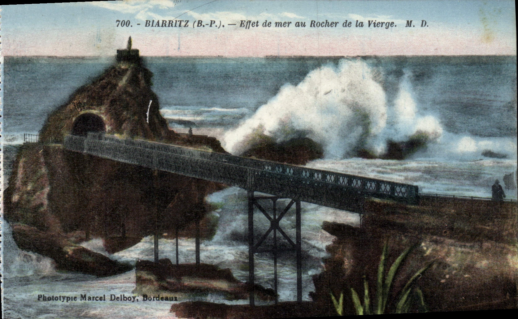 CPA Biarritz B P Effet de mer au rocher de la Vierge 