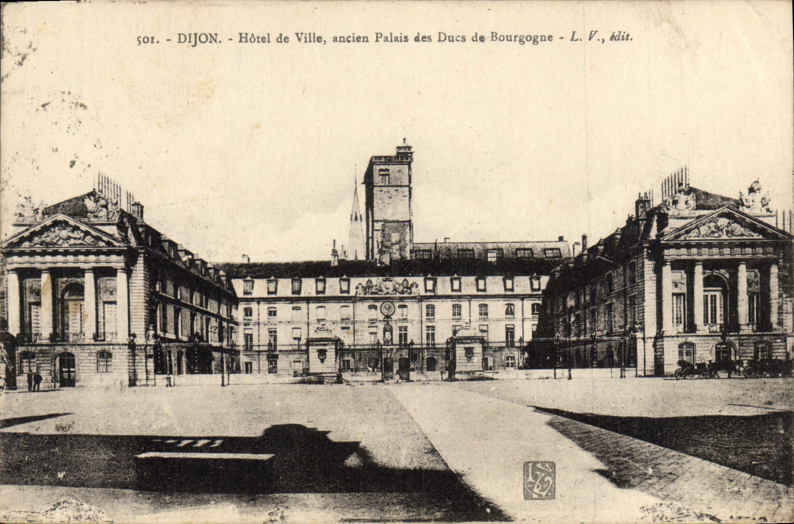 CPA Dijon hotel de ville ancien palais des Ducs de Bourgogne 