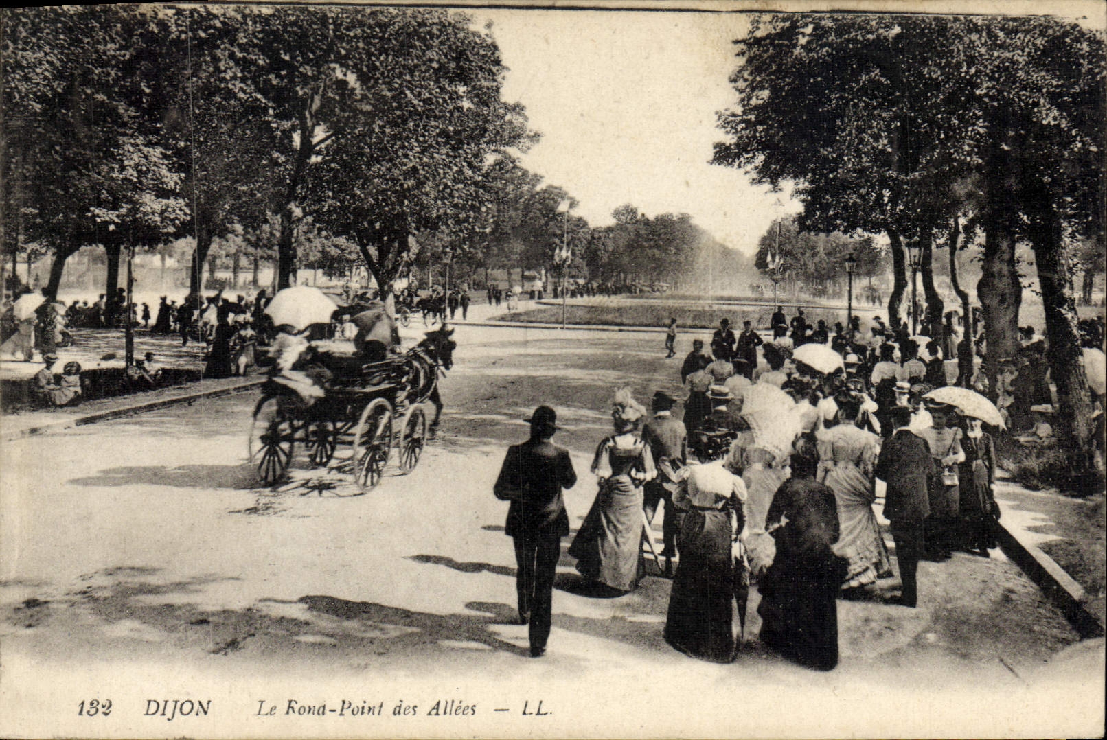 CPA Dijon le Rond point des Allees 