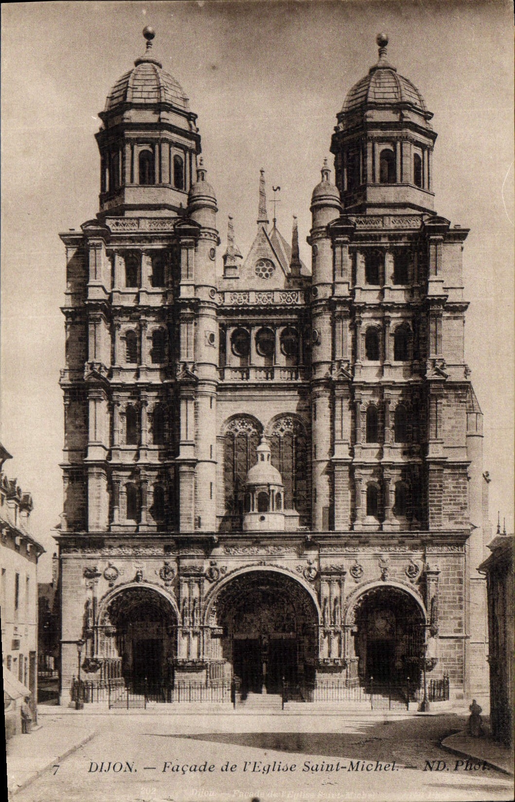 CPA Dijon facade de l'eglise Saint Michel 