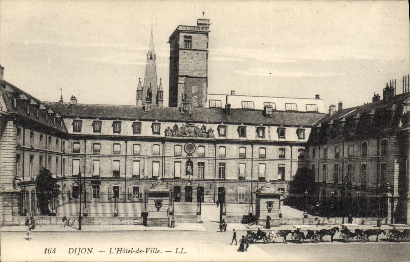 CPA Dijon l'hotel de ville 