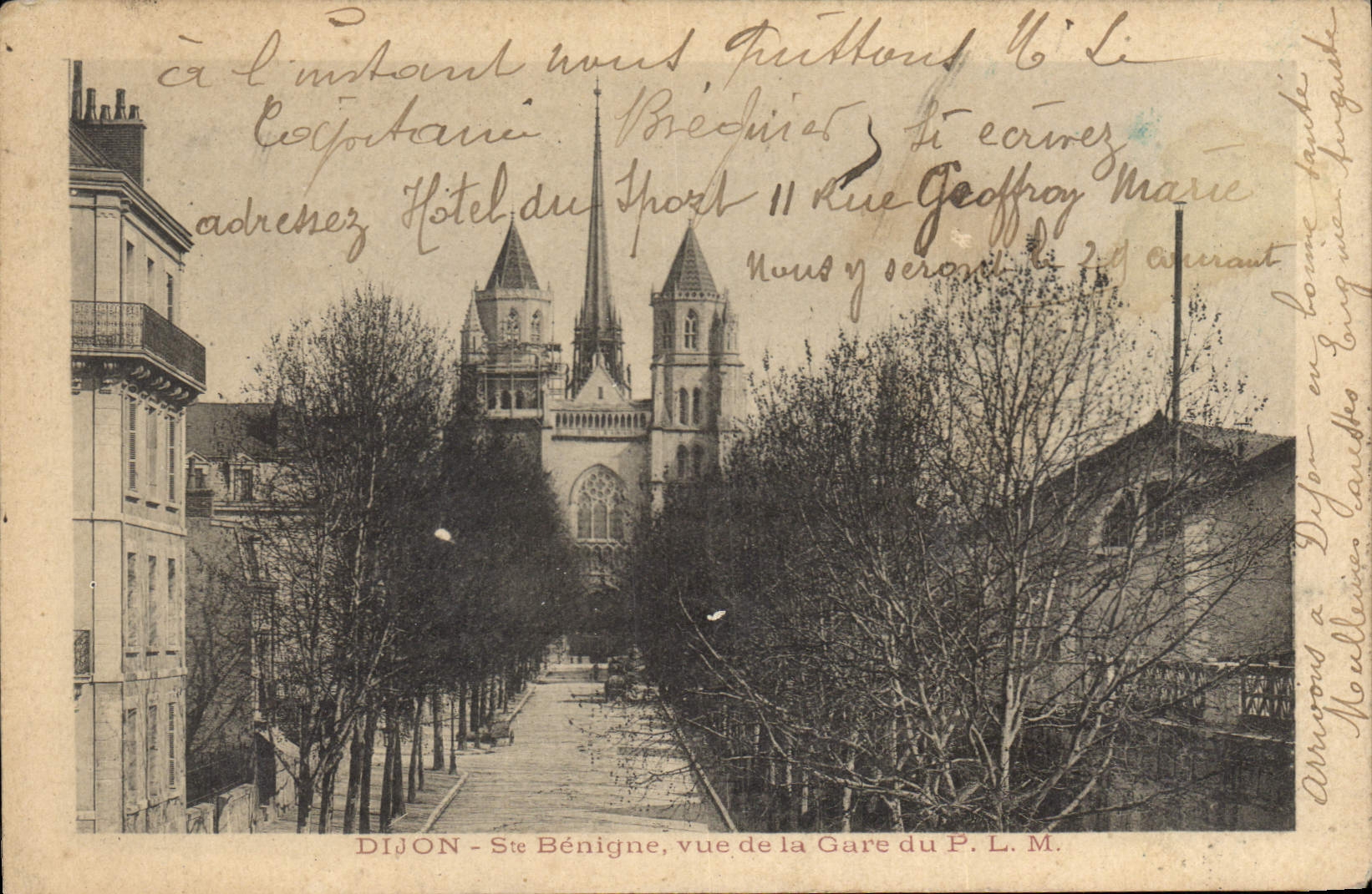 CPA Dijon Ste Benigne vue de la gare du PLM 