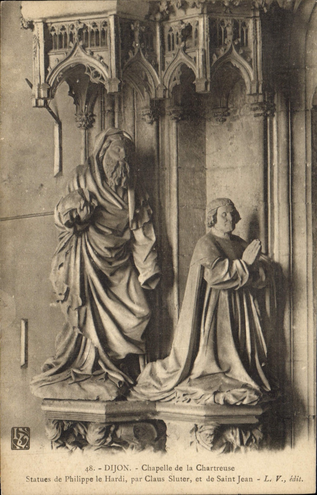 CPA Dijon chapelle de la Chartreuse statues de Philippe le Hardi par Claus Sluter et de Saint Jean 