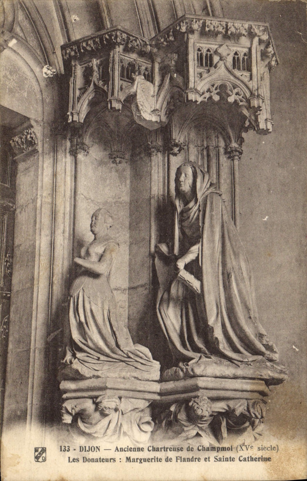 CPA Dijon Ancienne Chartreuse de Champmol XV S les Donateurs Marguerite de Flandre et Saint Catherin