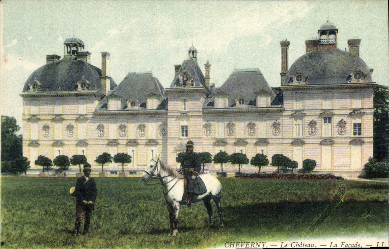 CPA Cheverny le chateau la facade 