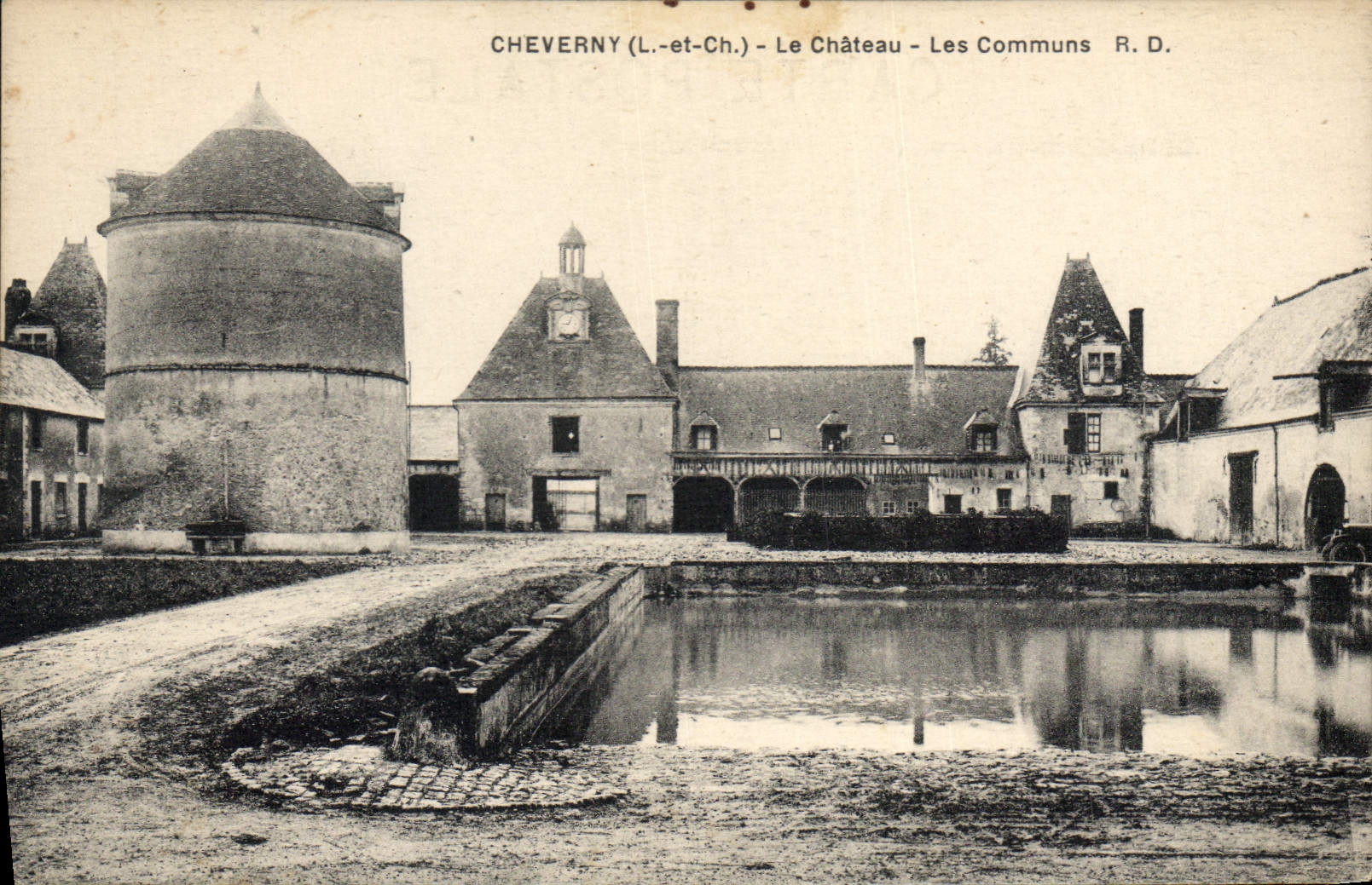 CPA Cheverny L et Ch le chateau les Communs