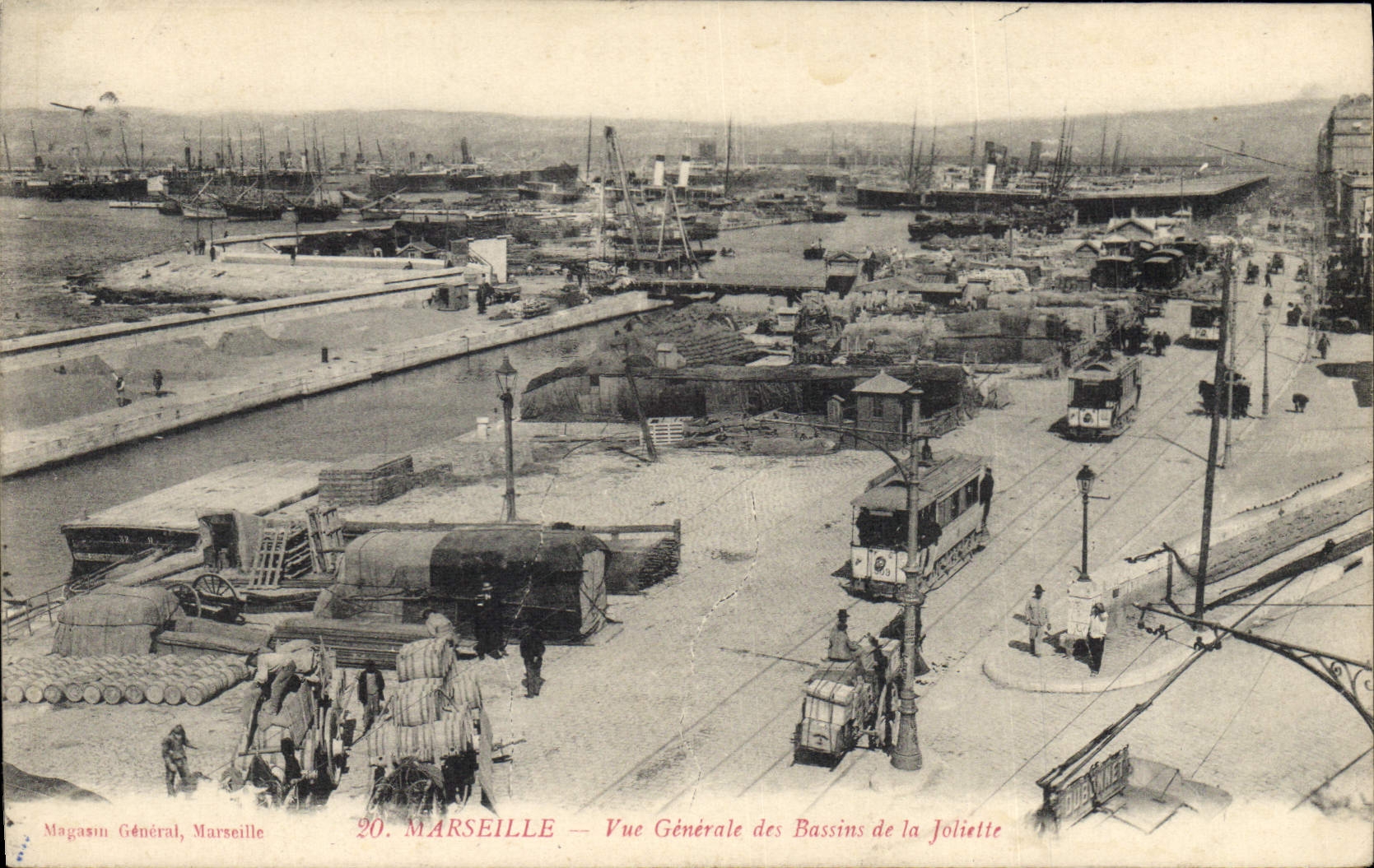 CPA Marseille vue generale des Bassins de la Joliette