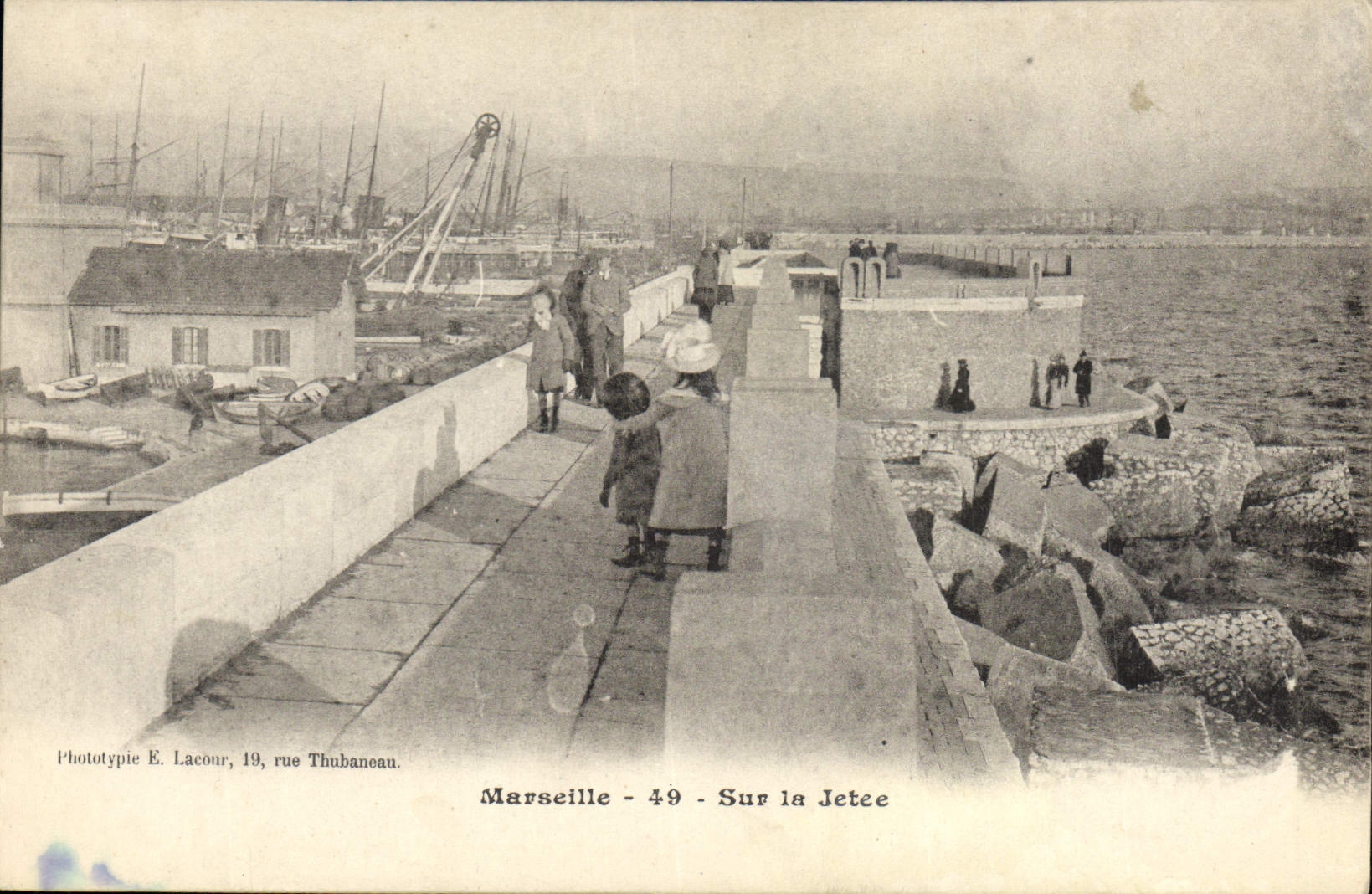 CPA Marseille sur la Jetee 