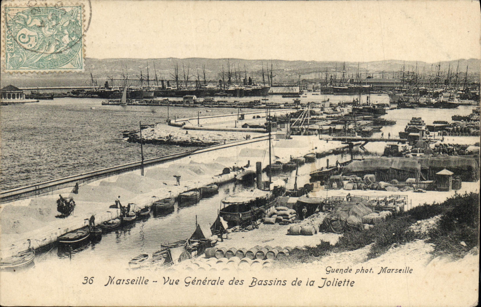 CPA Marseille vue generale des Bassins de la Joliette