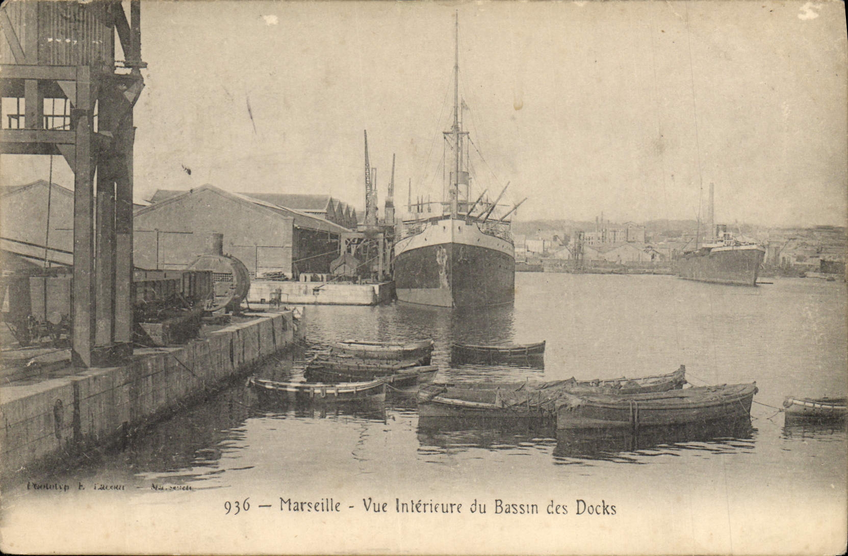 CPA Marseille vue interieure du Bassin des Docks