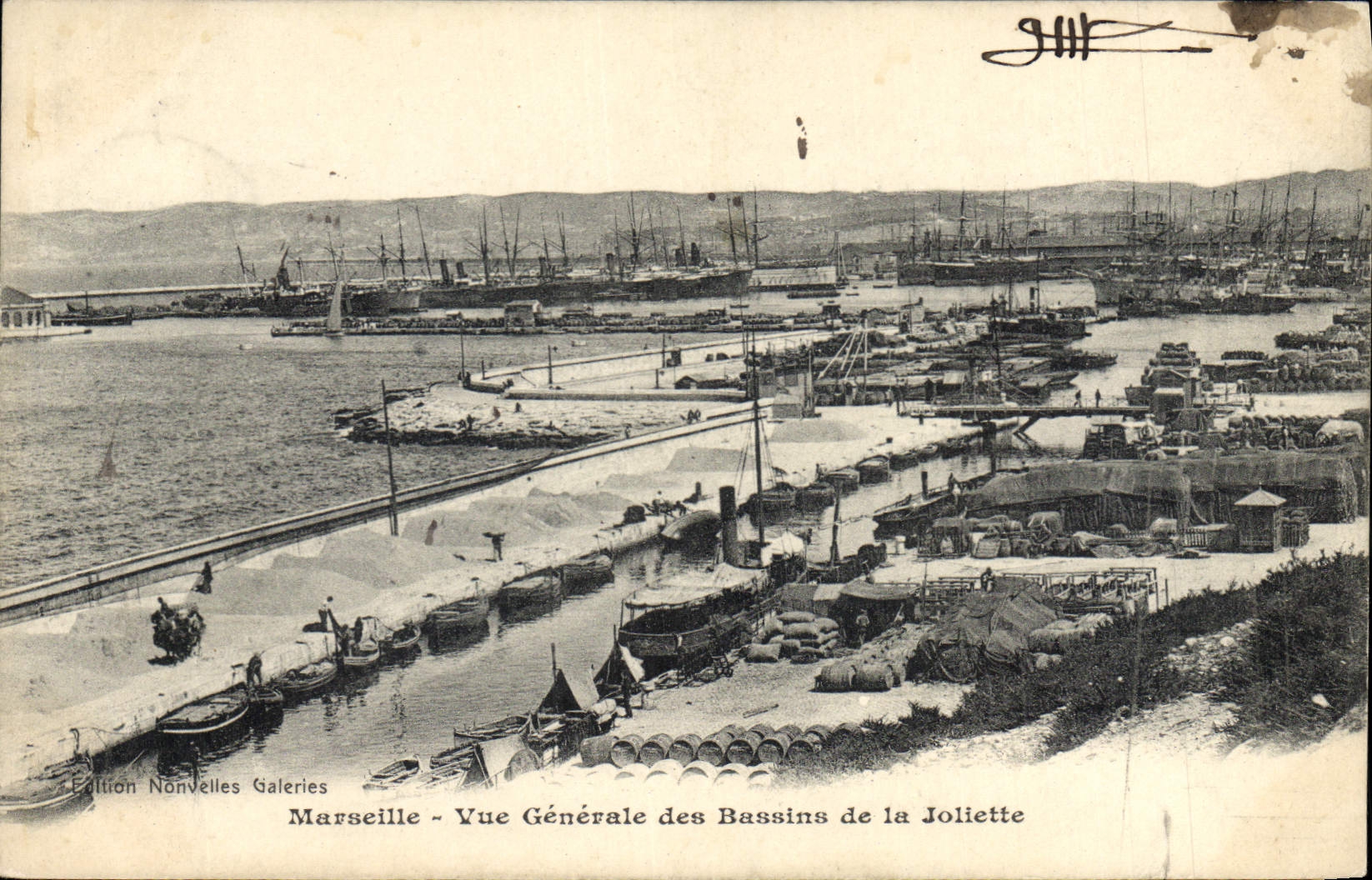 CPA Marseille vue generale des Bassins de la Joliette