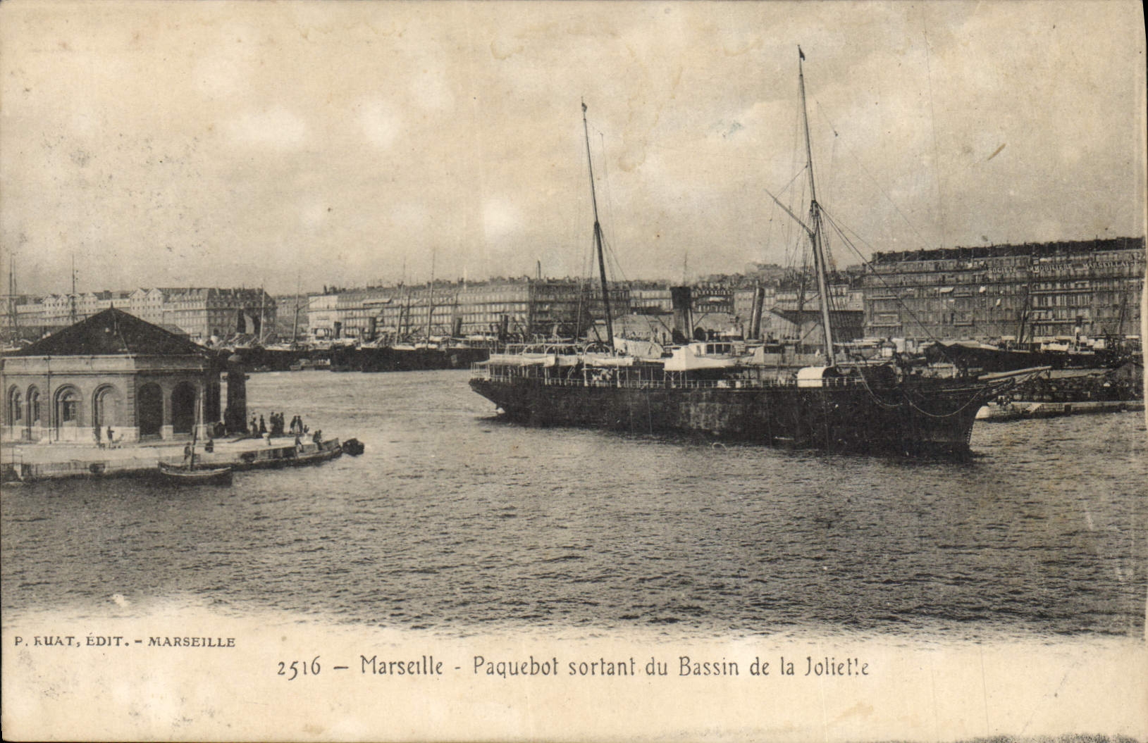 CPA Marseille Paquebot sortant du Bassin de la Joliette