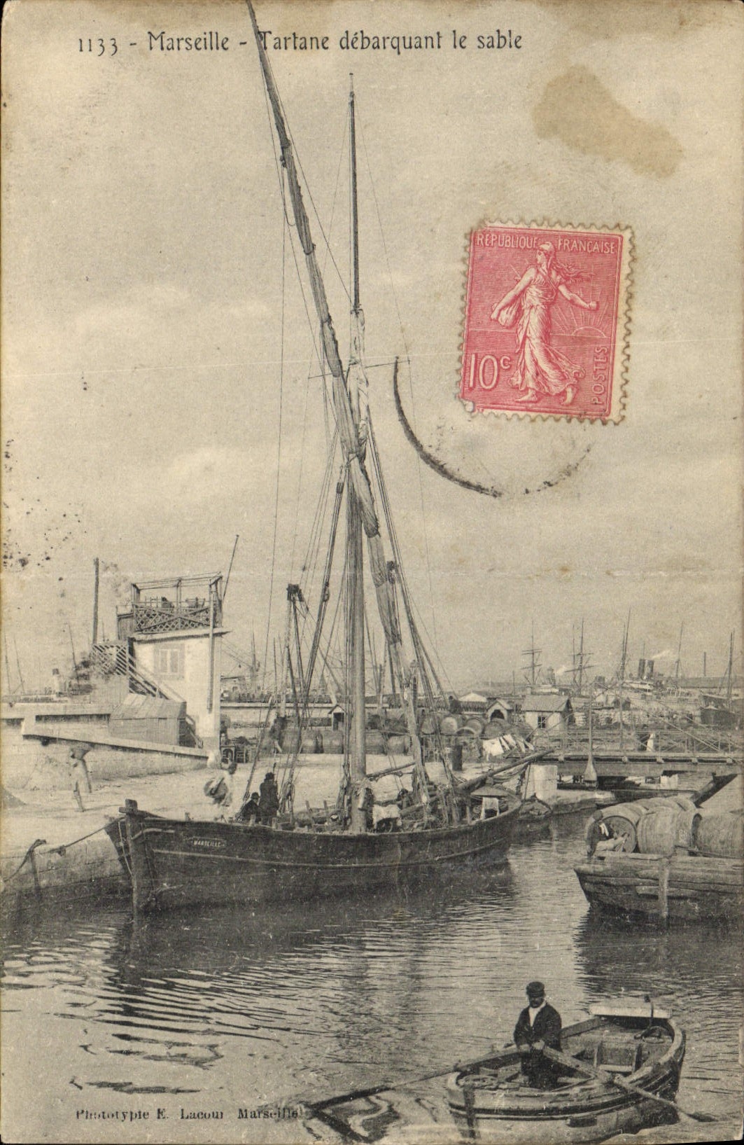 CPA Marseille Tartane debarquant le Sable Bateau