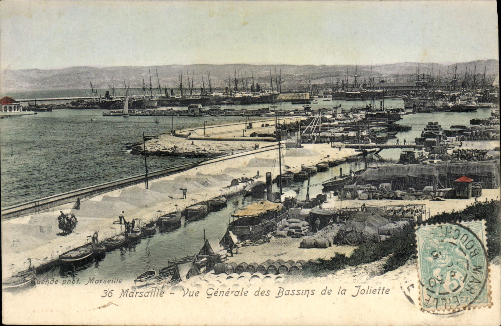 CPA Marseille vue generale des Bassins de la Joliette