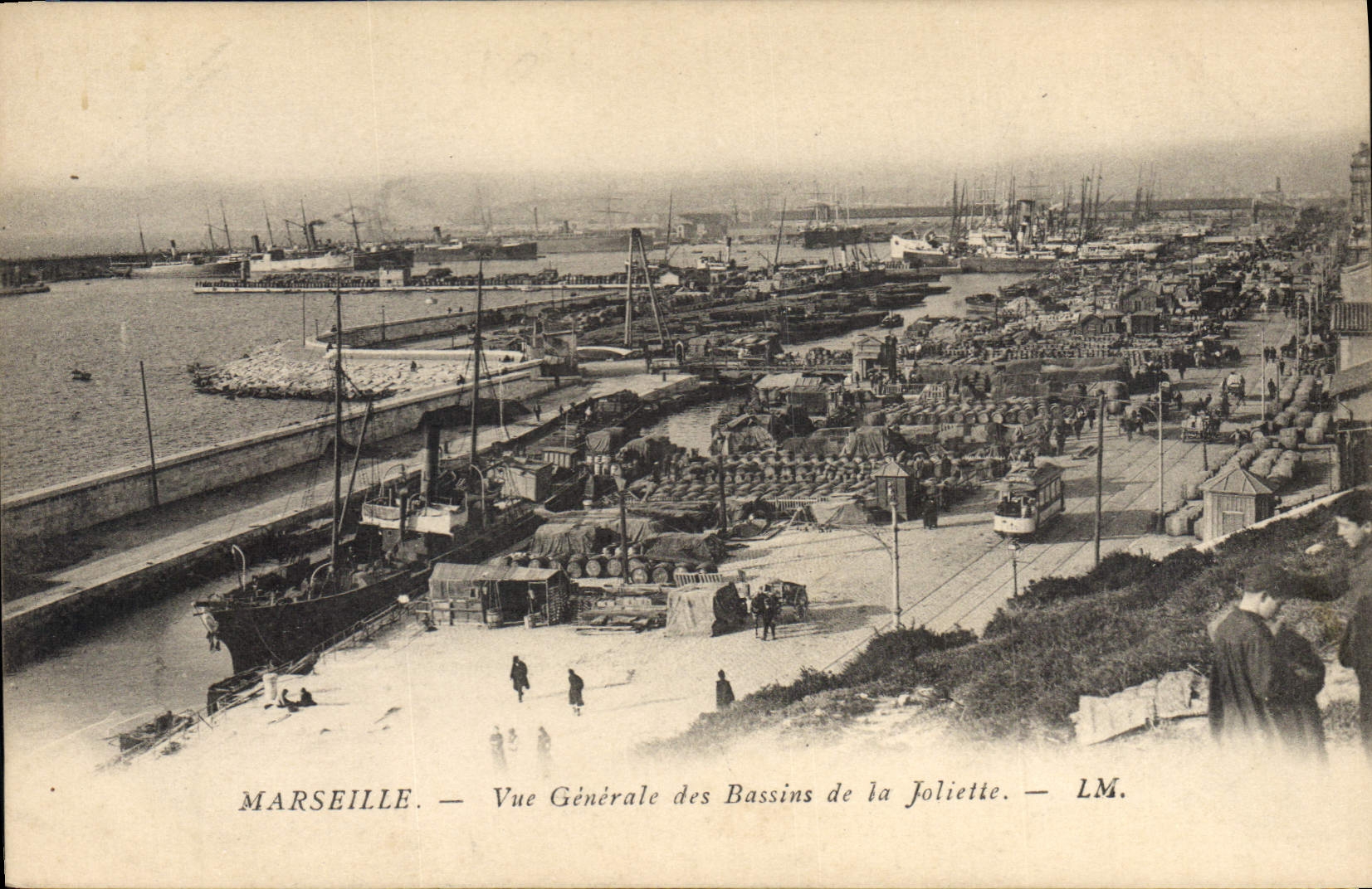 CPA Marseille vue generale des Bassins de la Joliette 