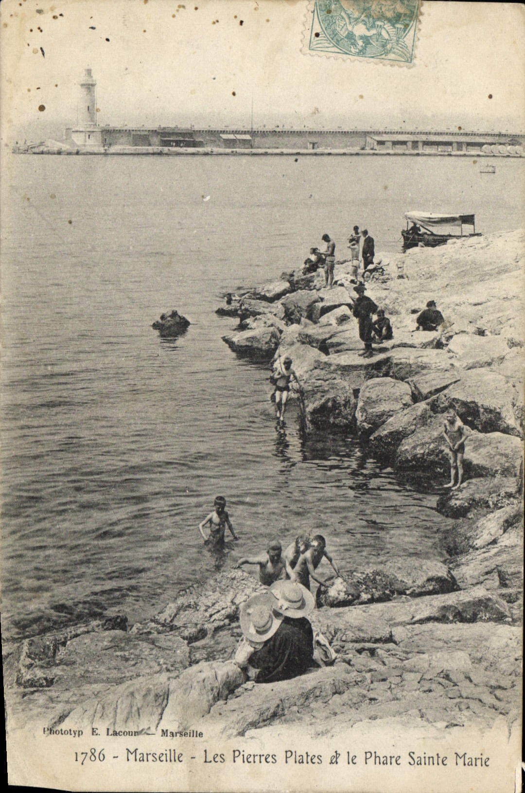 CPA Marseille les Pierres Plates et le Phare Sainte Marie 