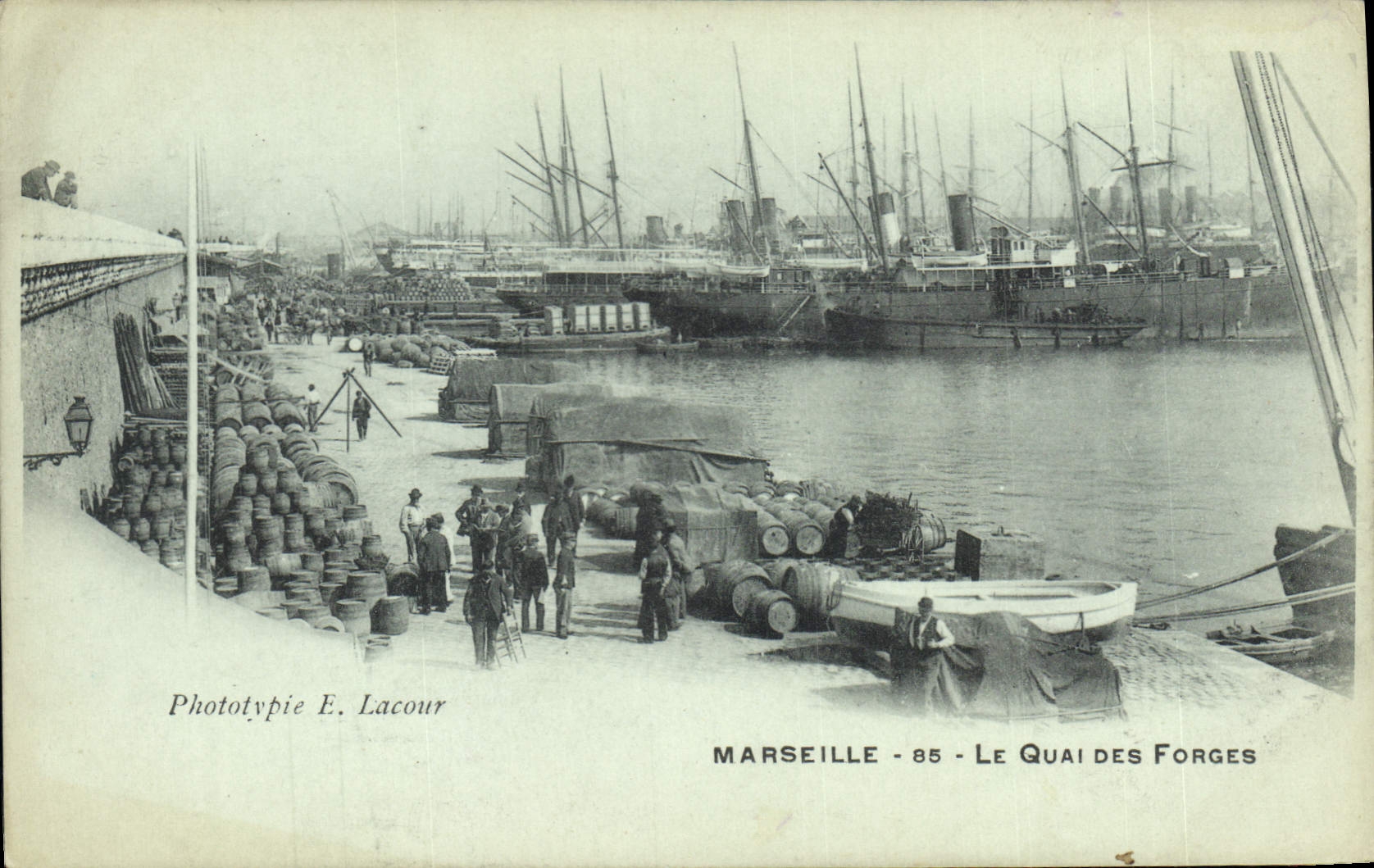 CPA Marseille le Quai des Forges 