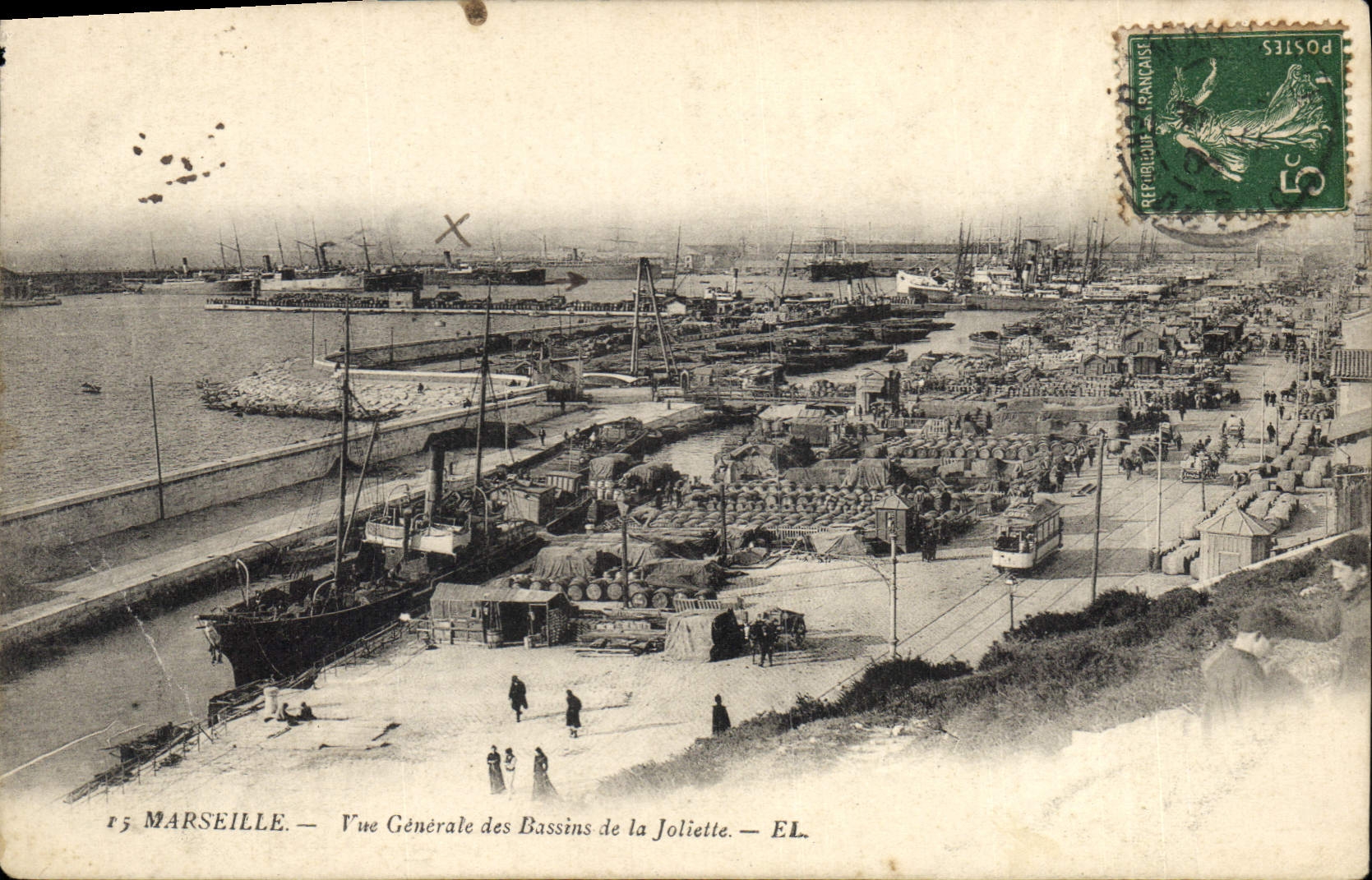 CPA Marseille vue generale des bassins de la Joliette 