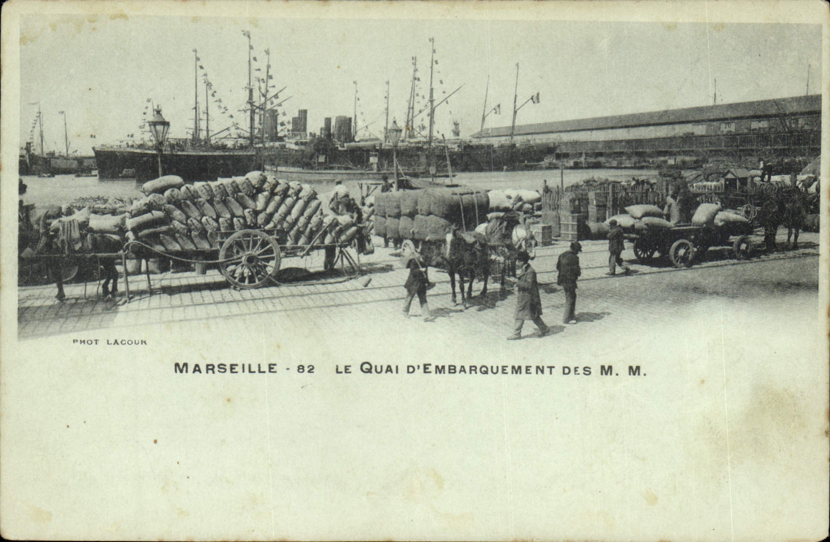 CPA Marseille le Quai d'Embarquement des M M