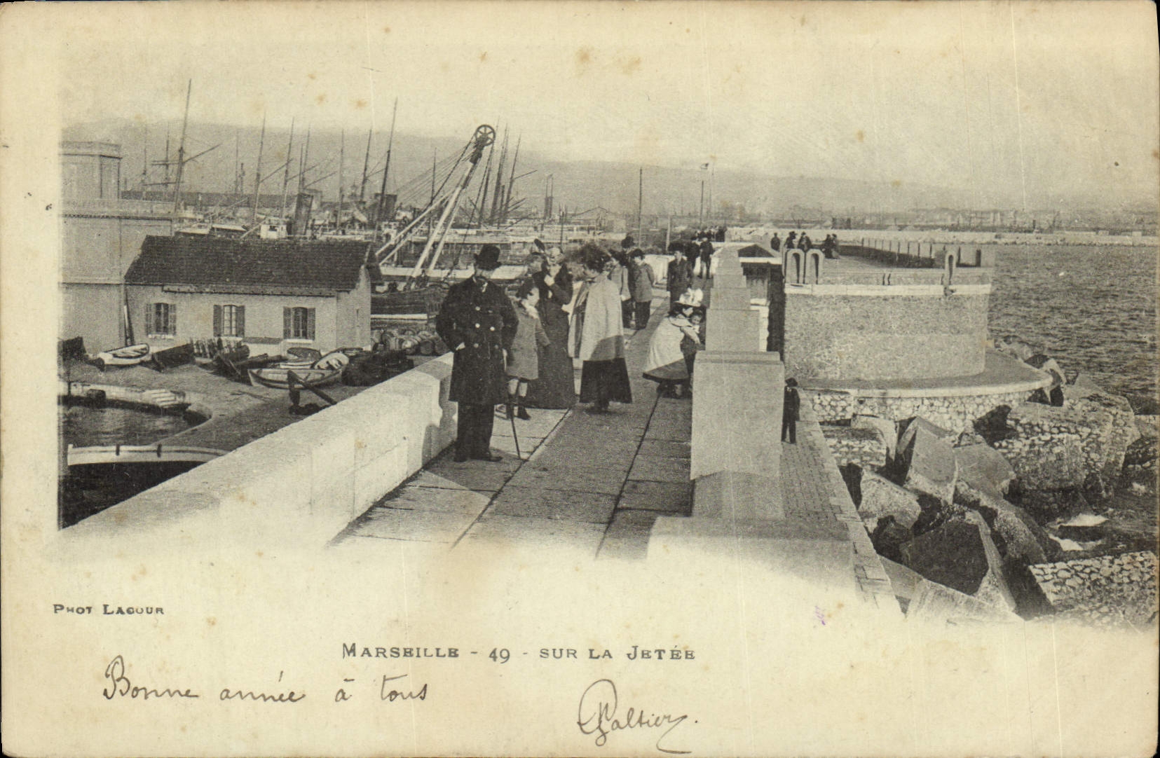CPA Marseille sur la Jetee 