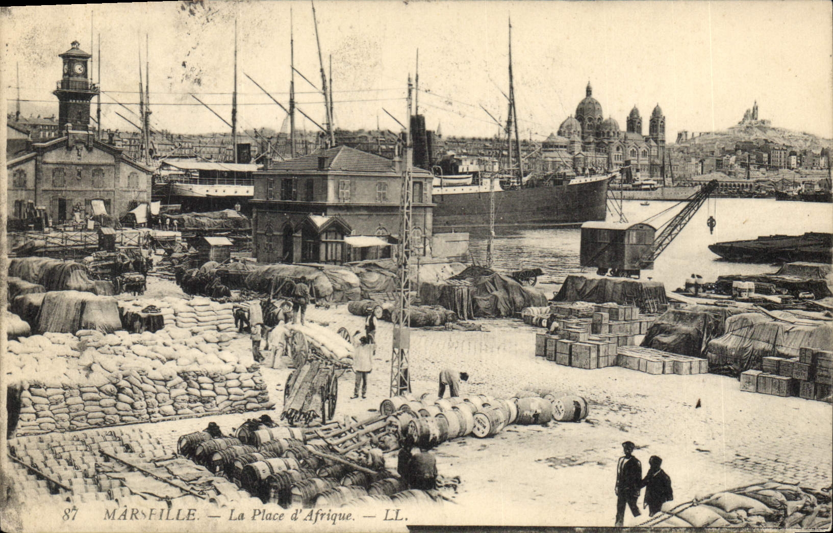 CPA Marseille la place d'Afrique 