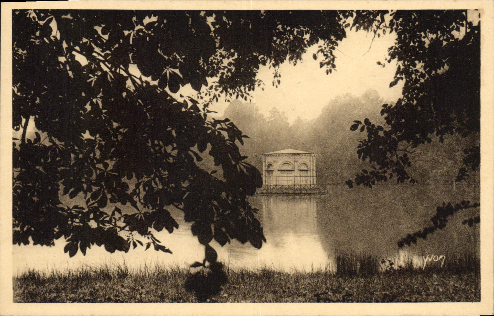 CPA Fontainebleau Seine et Marne le palais Pavillon de l'Empereur 