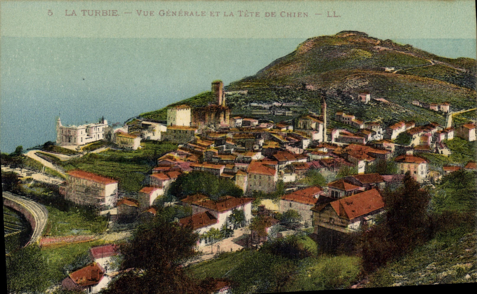 CPA La Turbie vue generale et la Tete de Chien