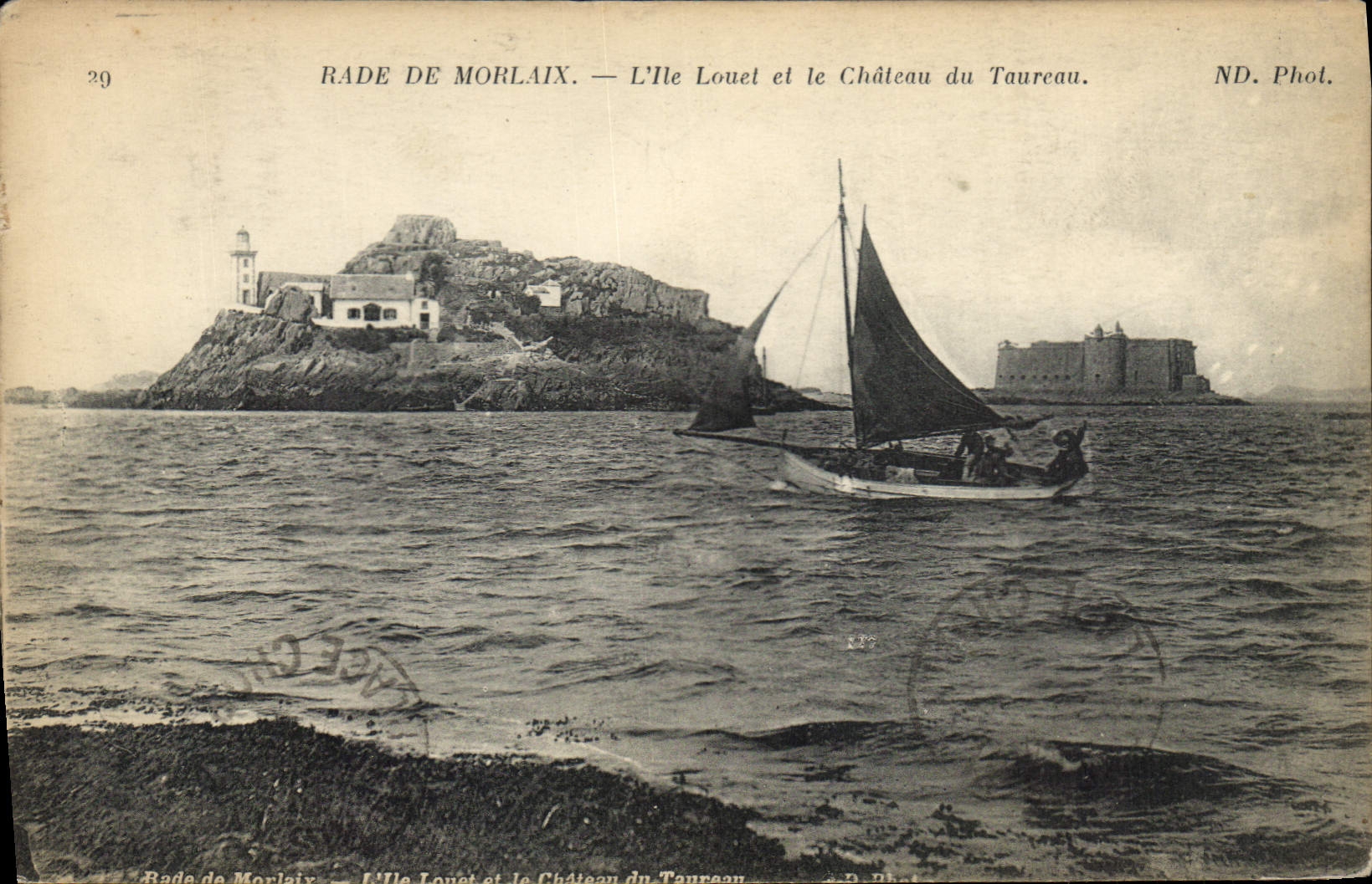 CPA Rade de Morlaix L'Ile Louet et le Chateau du Taureau