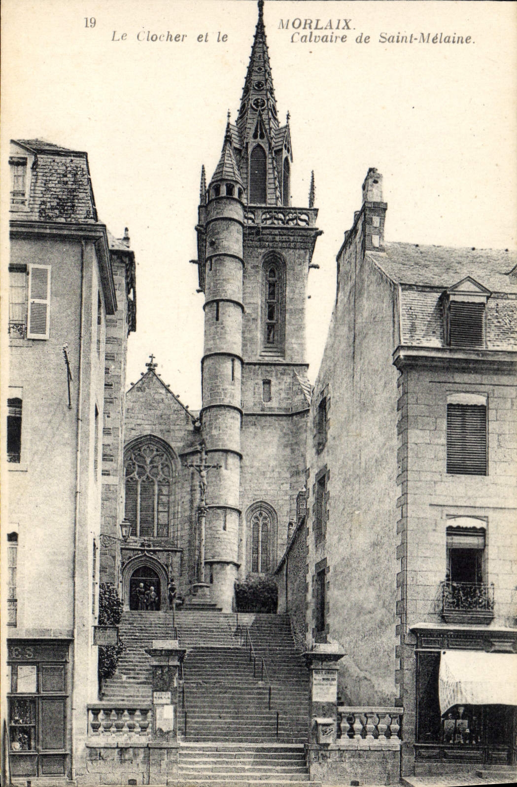 CPA Morlaix Le Clocher et le Calvaire de St Melaine 