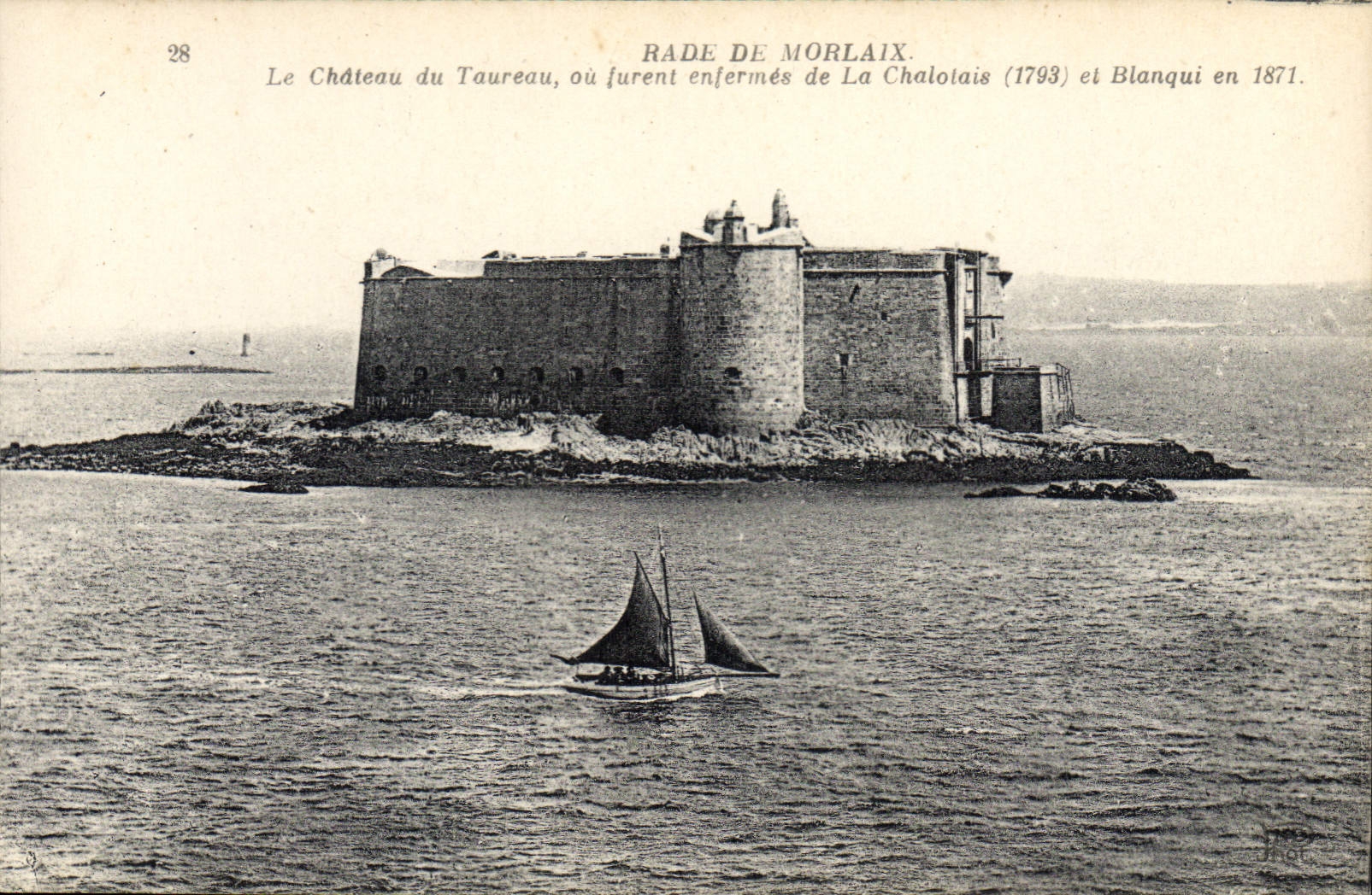 CPA Rade de Morlaix Le Chateau du Taureau 