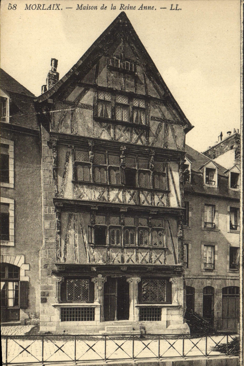 CPA Morlaix Maison de la Reine Anne 