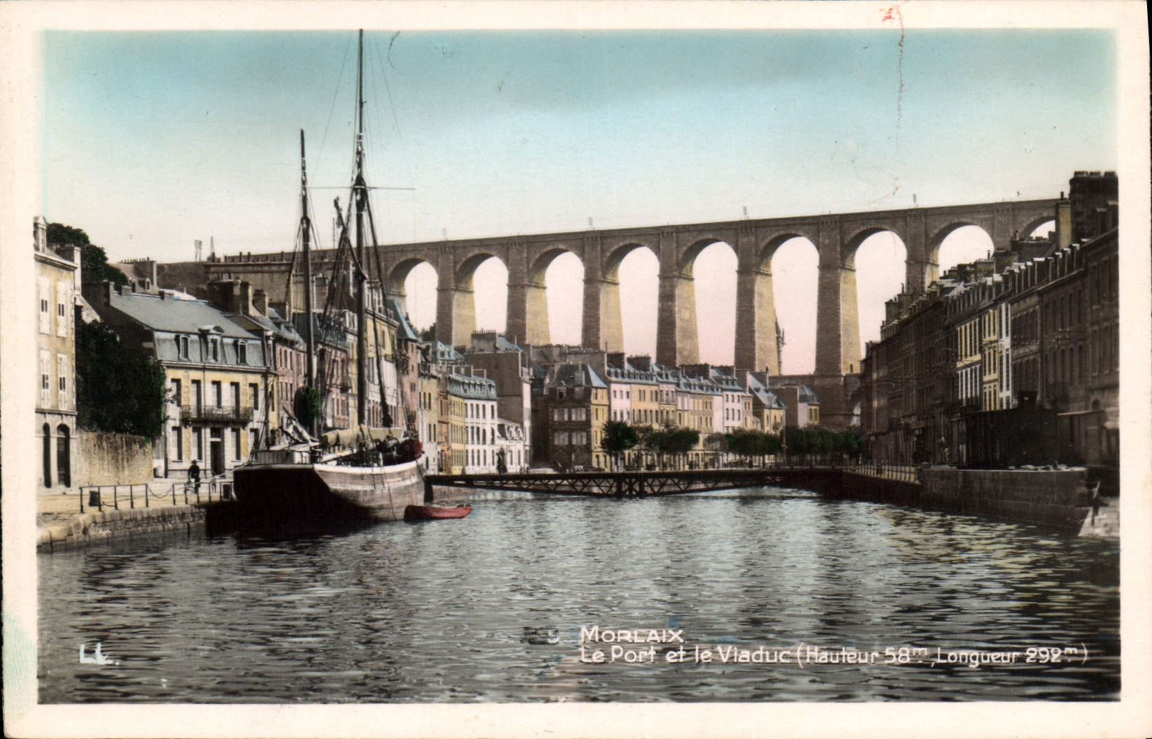 CPA Morlaix Le Port et Le Viaduc Bateau