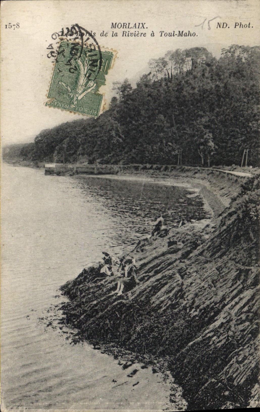 CPA Morlaix Les bords de la Riviere a Toul Maho