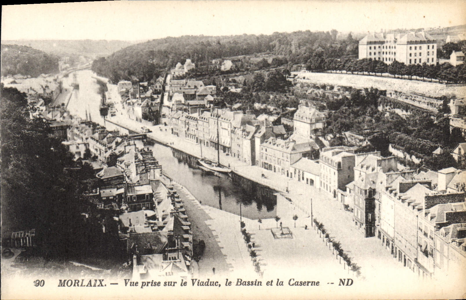 CPA Morlaix La Viaduc le Bassin et la Caserne 