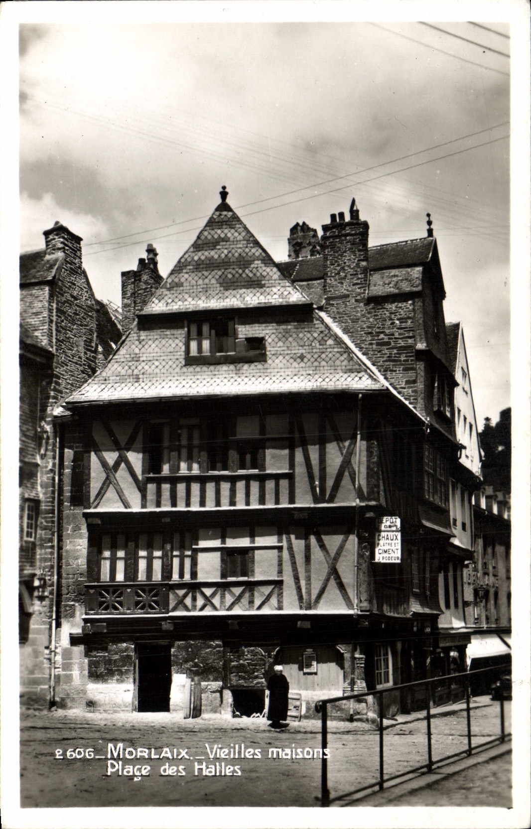 CPA Morlaix Vieilles maisons Place des Halles 