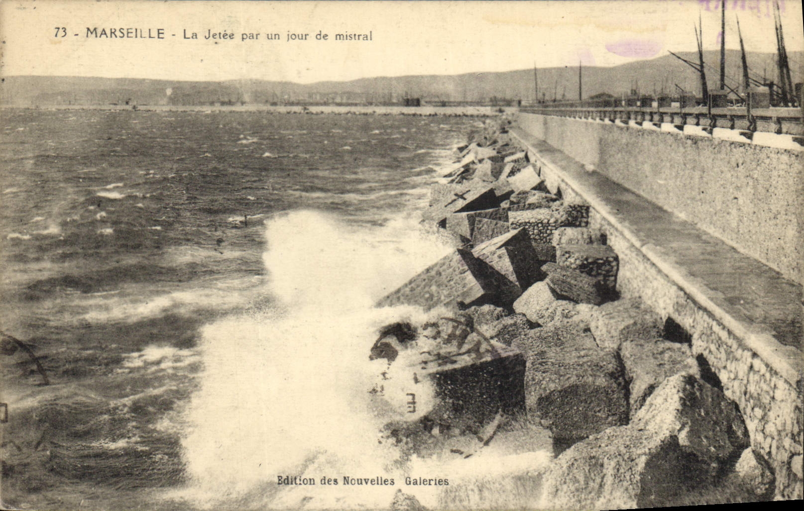 CPA Marseille La Jetee par un jour de Mistral